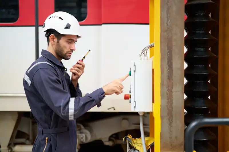 portofoons met alarmmeldingen cruciaal voor productiebedrijven en industrie