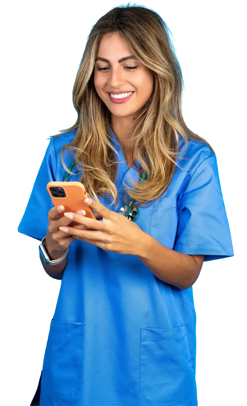 Verpleegster gebruikt smartphone met novaalert alarmserver app